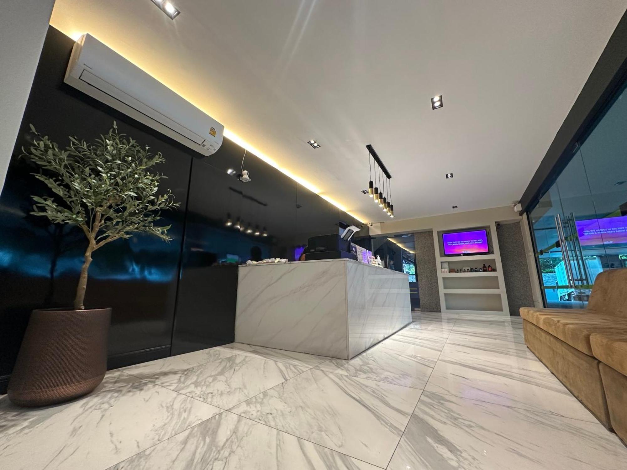 Ck2 Hotel Bangkok Exterior photo